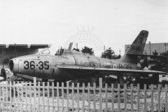29.04.1976 La coda 8-39 di un altro velivolo. Il timone che dovrebbe avere l’ultimo numero del serial 3, è di recupero. - Foto archivio IHAP