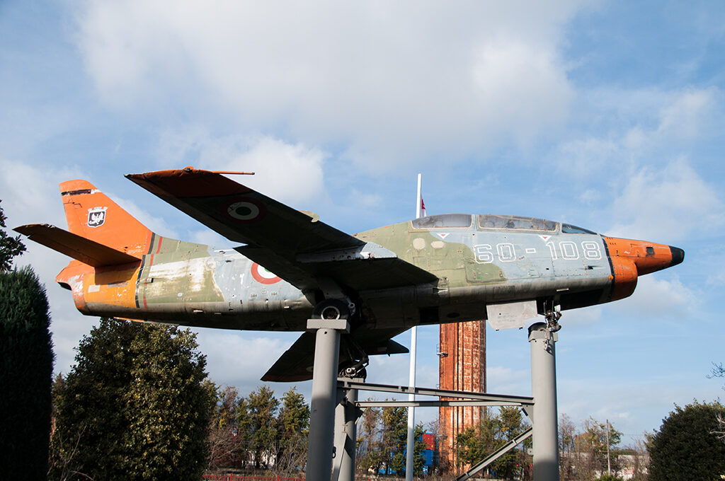 L'Aeritalia G-91T/1 esposto a Salerno in via Tiberio Claudio Felice è la matricola militare MM 54408 