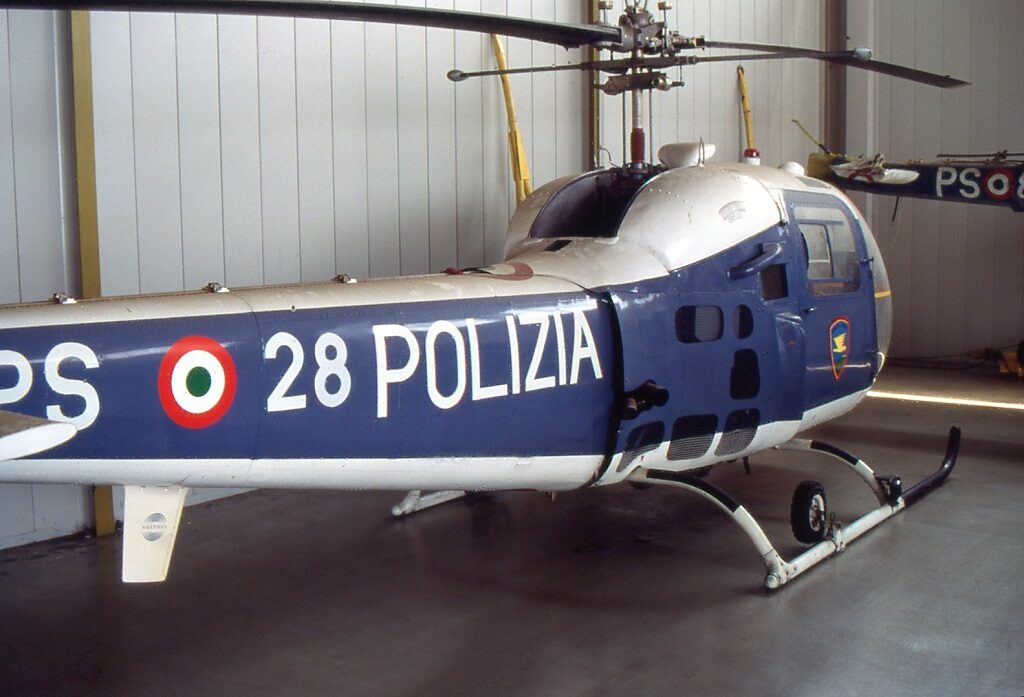 Agusta Bell AB-47J-3B1 della Polizia di Stato con codice PS-28 connservato a Pratica di Mare