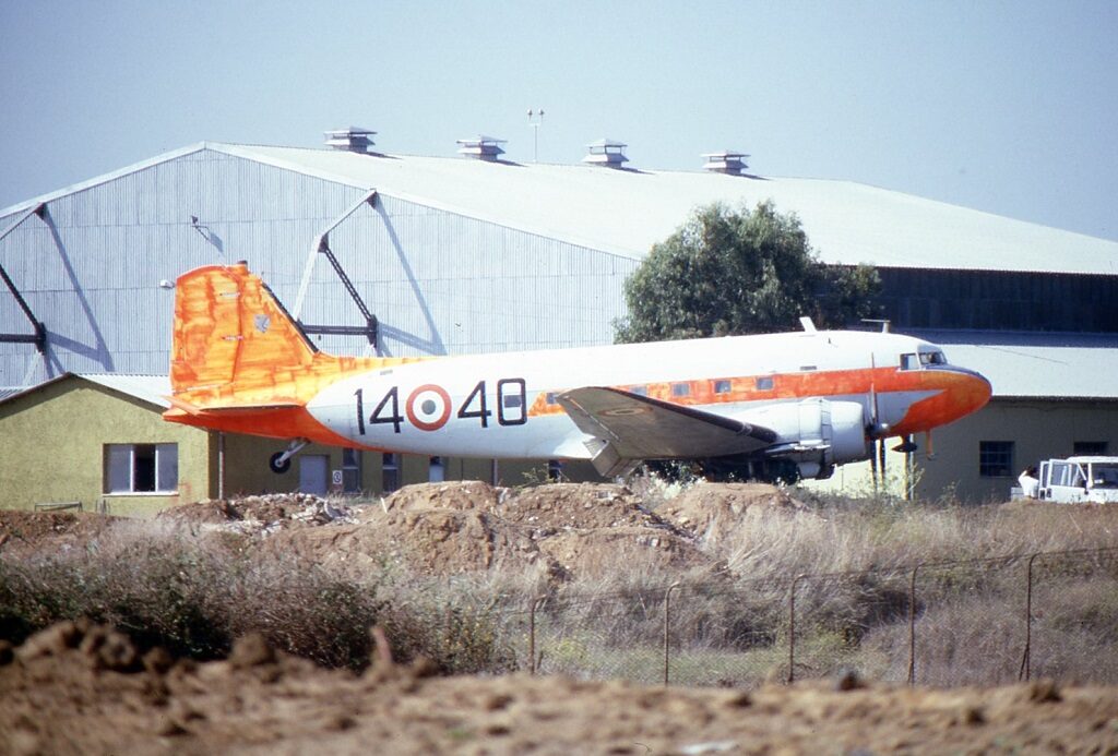 Douglas C 47 Dakota MM 61775, il primo Gate del 14° Stormo e di provenienza SIOS.