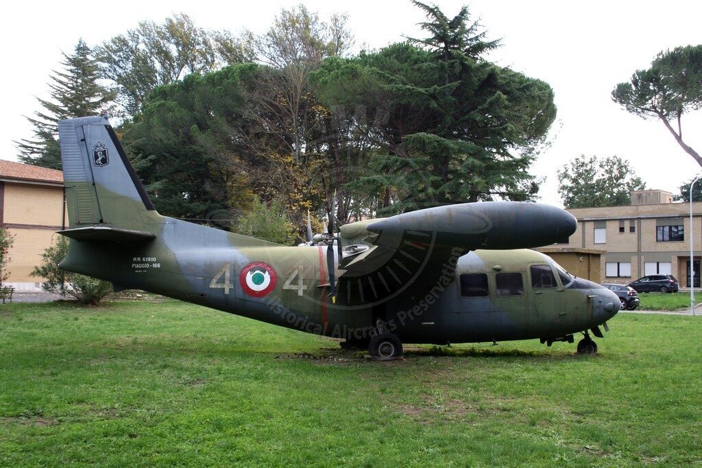 Piaggio P 166M alla Scuola Marescialli AM di Viterbo