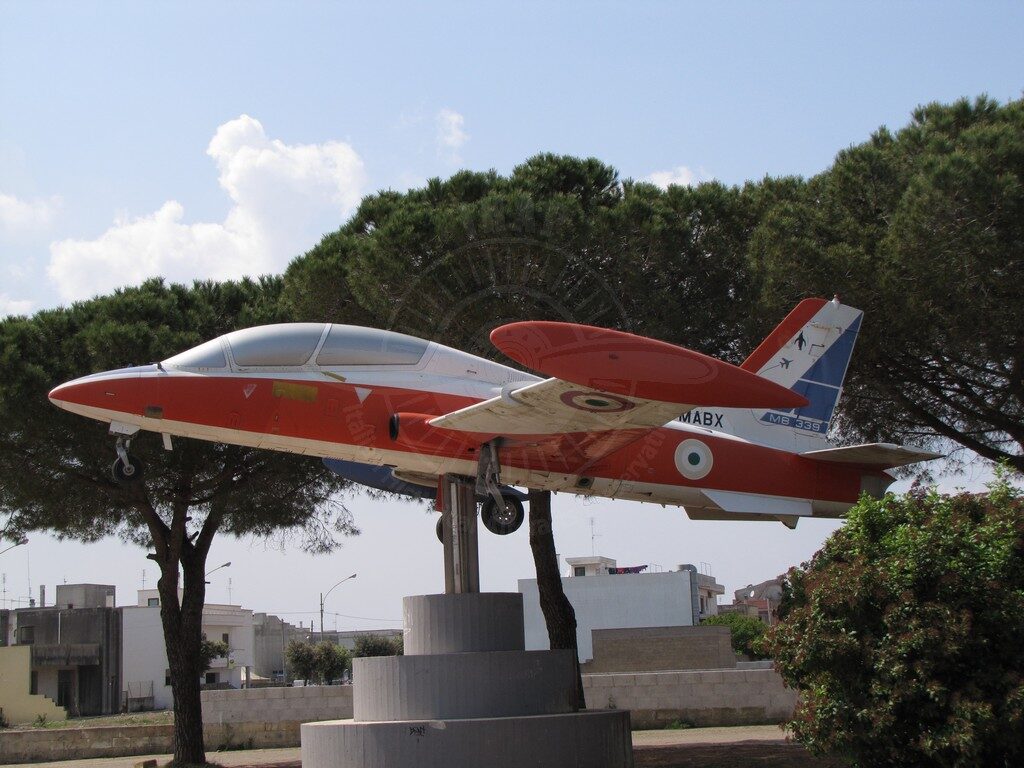 Aermacchi MB 339A esposto nel comune di Salve in provincia di Lecce.