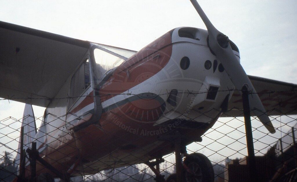 Macchi MB 308 esposto nel piazzale dell'Aeroporto della Ceramica a Roma