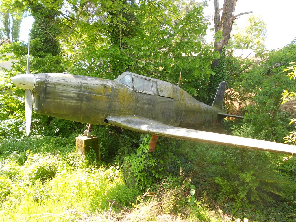 FIAT G 46-4A MM 53284 ex I-AEHQ una volta in un giardino a San. Biagio di Garlasco ed oggi a Volandia