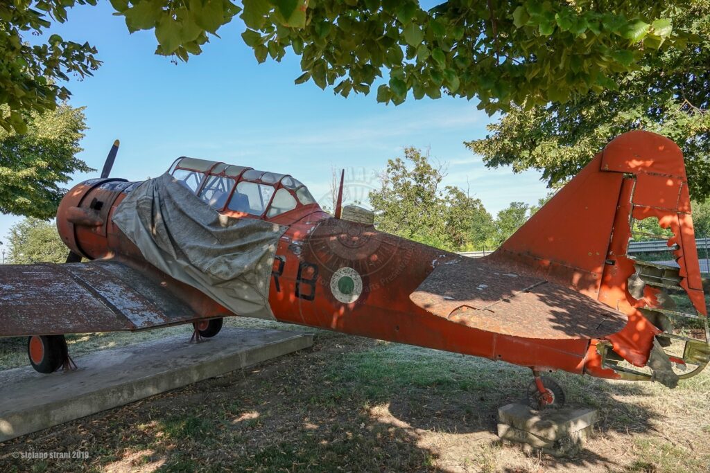 North American T6 G Texan a Fontana di Rubiera