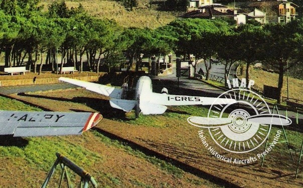 Let Aero 45 I-CRES,  registrato il 1 ottobre 1949 dal proprietario Guido Piani di Milano dopo anni di esposizione venne venduto in Francia.