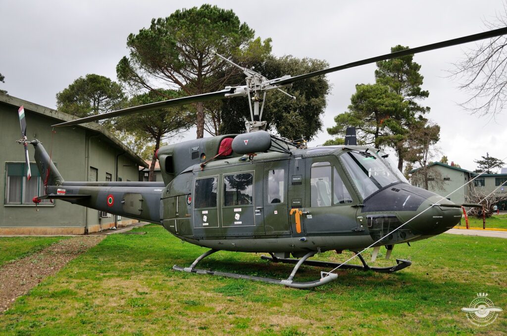 Bell 212  MM 81073 da Grazzanise a Furbara